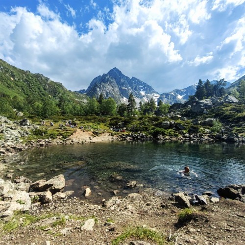 Если с другом вышел в путь: треккинги в Архызе в компании маламута (в мини-группе)
