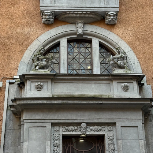 Путешествие по проходным дворам Санкт-Петербурга