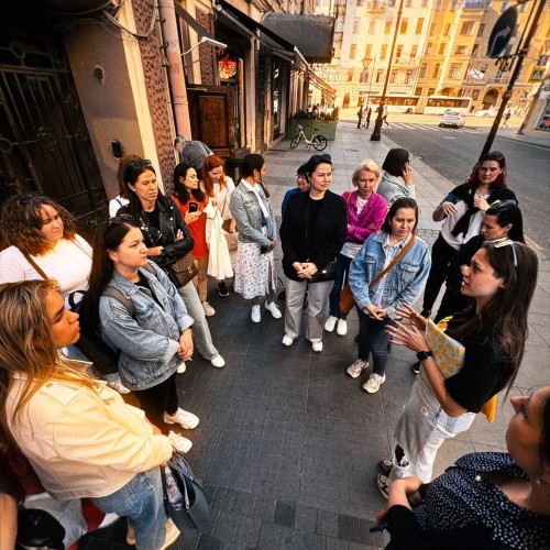 Аутентичный Петербург 3 в 1: коммуналка, дворы и парадные на индивидуальной экскурсии