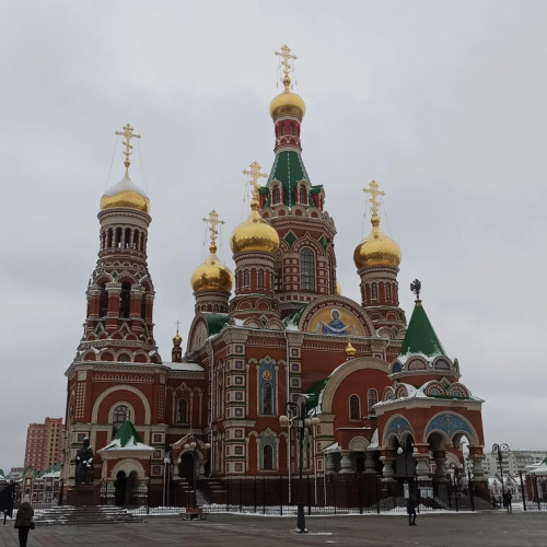 Прогулка в группе по Йошкар-Оле с гидом-историком