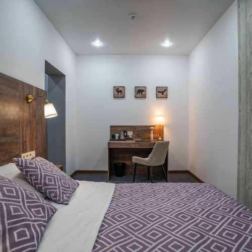 Активное путешествие на север Байкала с комфортом: прогулка на катере, рыбалка и природа