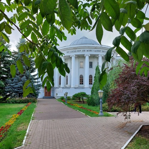 Красивые истории Кремлёвской улицы