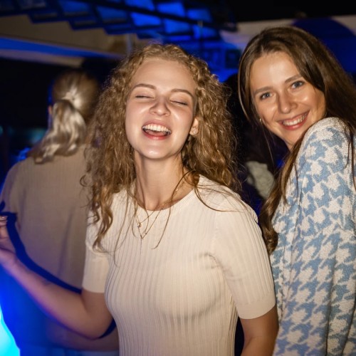 Вечеринка на ночной Неве