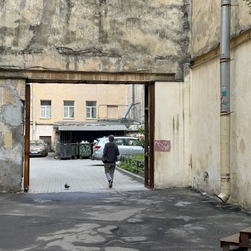 За угол от Невского проспекта: экскурсия по проходным дворам