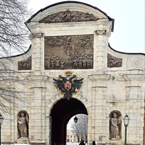 Петропавловская крепость: фортеция, храм, темница