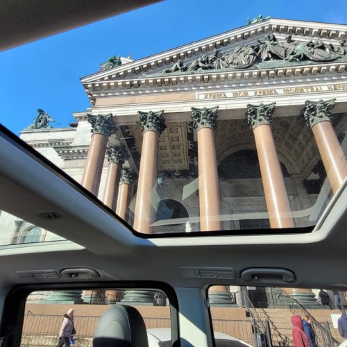 Львы Петербурга: новые приключения итальянцев в России