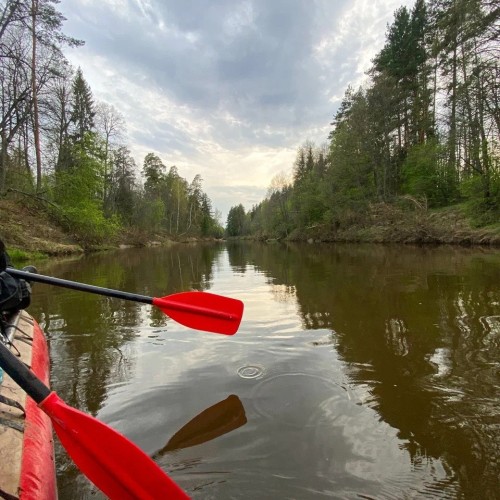 Выходные на реке Илеть для всей семьи: сплав на катамаранах, посвящение в водники и баня