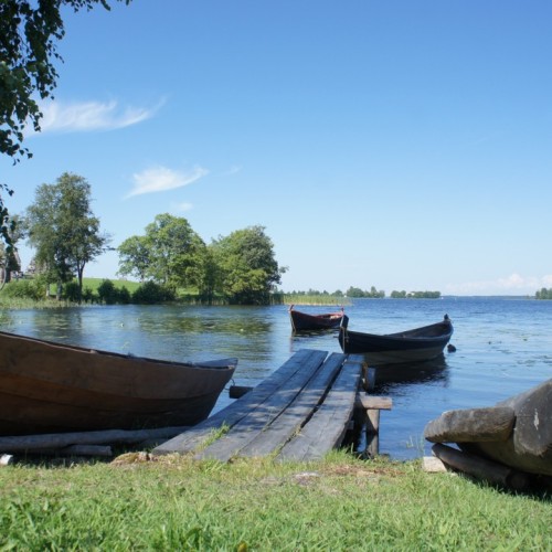 Своей компанией по Карелии: первобытные послания у Онежского озера, Кижи и прогулка на катере