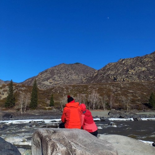 Горные перевалы и бирюзовые реки Алтая