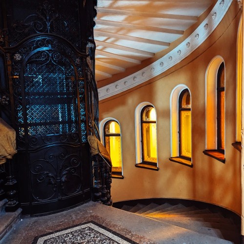 Душа Петербурга: парадные, дома и тайные дворы