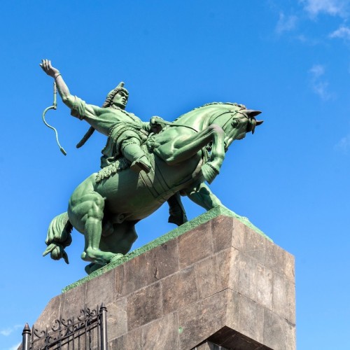 По Уфе — на ретрокабриолете «Чайка»