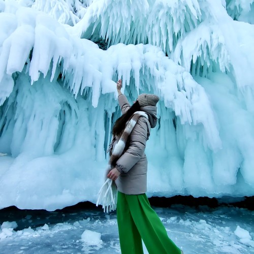 Зимняя сказка Байкала: поездка в мини-группе по живописным локациям и тайным уголкам