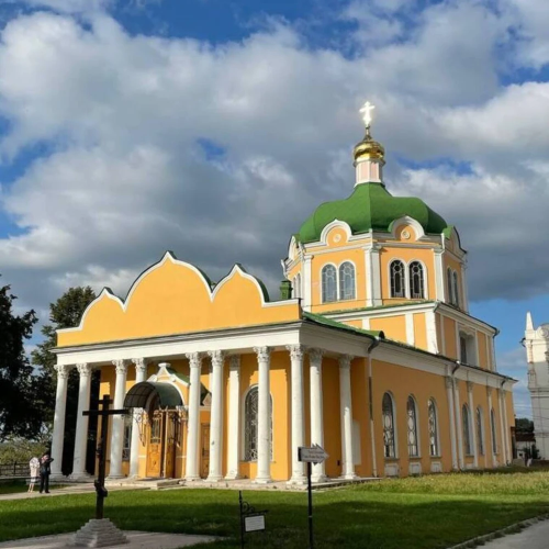 «Начинается земля, как известно, от Кремля...»