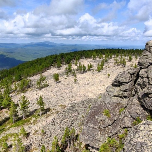 Индивидуальный поход на Кутурчинское Белогорье: причудливые скалы и кедровая тайга (всё включено)