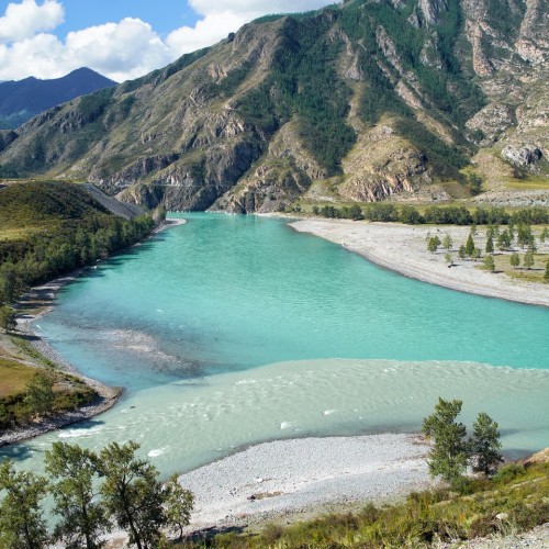 Перезагрузка на Алтае: топ локаций, заповедное озеро и моторафтинг по Катуни