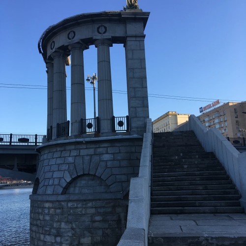 От Старого Арбата до Москвы-реки с гидом-архитектором. Индивидуальная экскурсия