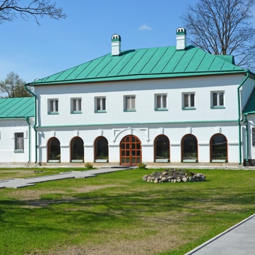 В Старую Ладогу — на комфортабельном авто из Петербурга