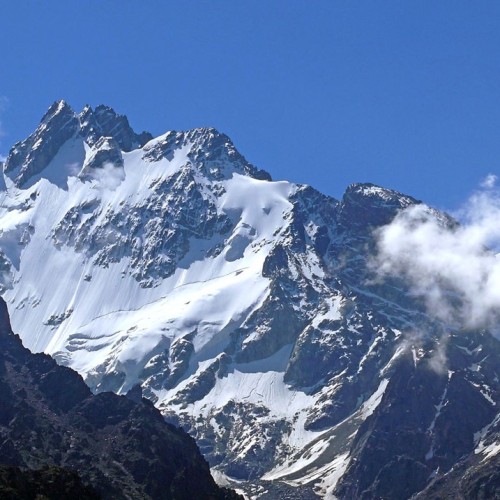 Перезагрузка в Безенги с проживанием в палатках: треккинг к ледникам, водопадам и диким турам