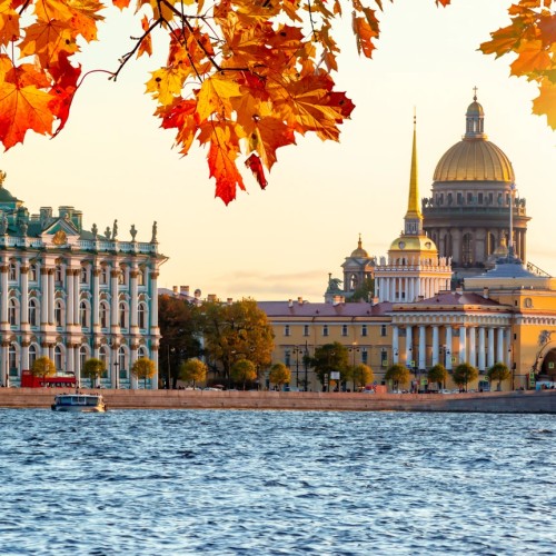 Прогулка по набережным Петербурга