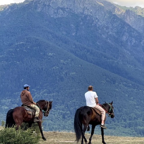 На внедорожнике по КЧР и КБР: Домбай, Эльбрус и Джилы-Су в мини-группе
