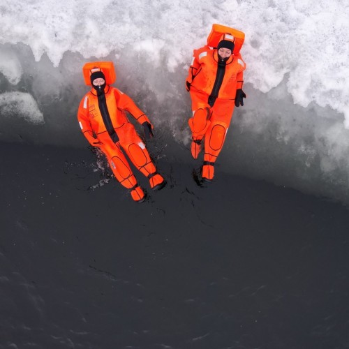 Активности в Заполярье: индивидуальный выезд с айс-флоатингом и катанием на снегоходах