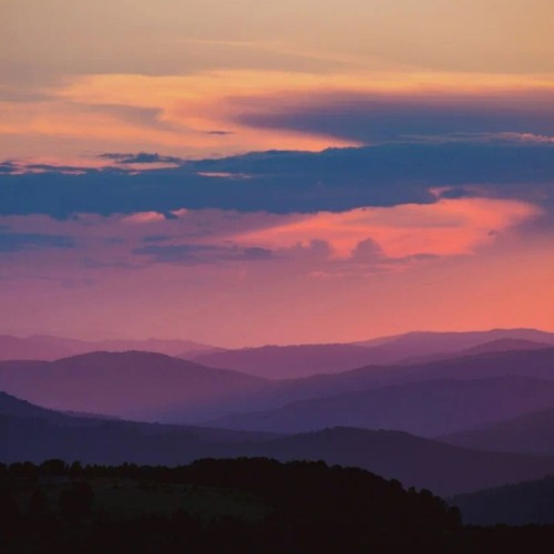 Автотур по весеннему Алтаю: фиолетовые горы и места силы