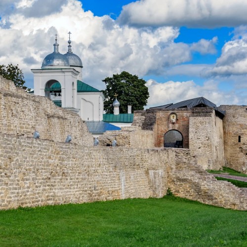 Псково-Печерский монастырь и Изборско-Мальская долина