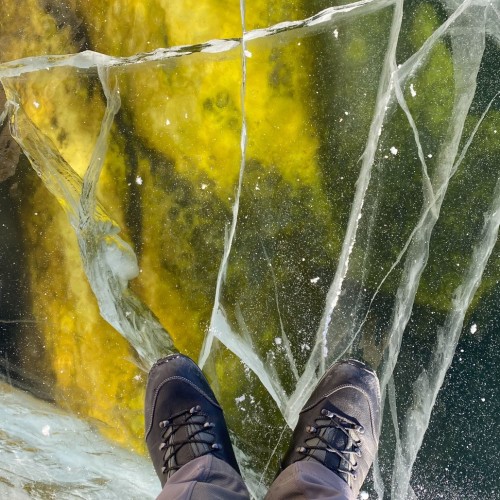 Индивидуальный джиппинг на Байкал с фотографом: ледяные пейзажи Ольхона и Огоя без экскурсий