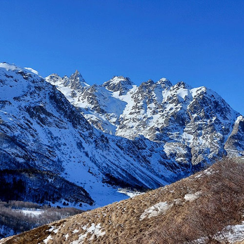 В снежную Верхнюю Балкарию на новогодние праздники: треккинг налегке с проживанием в гостинице