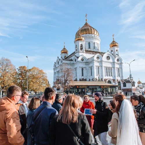 По арбатским дворам с диктором Первого канала — стендап-прогулка