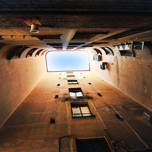 Толстовский дом снаружи и внутри