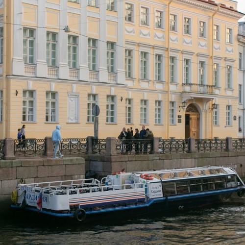 Полуденный выстрел у Петропавловской крепости