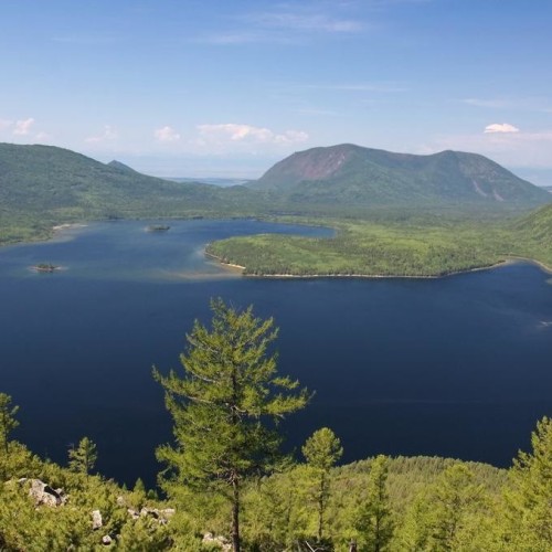 Активное путешествие на север Байкала с комфортом: прогулка на катере, рыбалка и природа