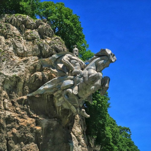 Треккинг в Цейском ущелье налегке с проживанием в гостинице (всё включено)