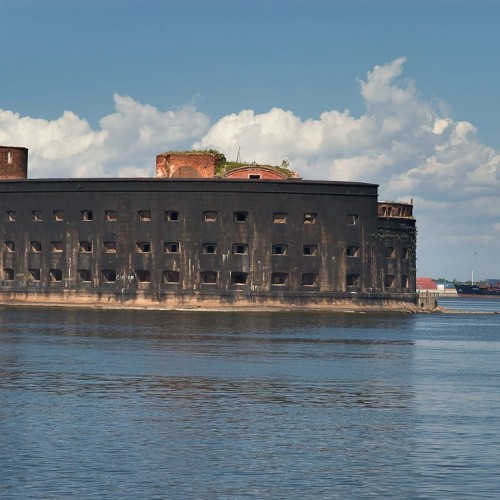 Групповая экскурсия из Петербурга в город-крепость Кронштадт