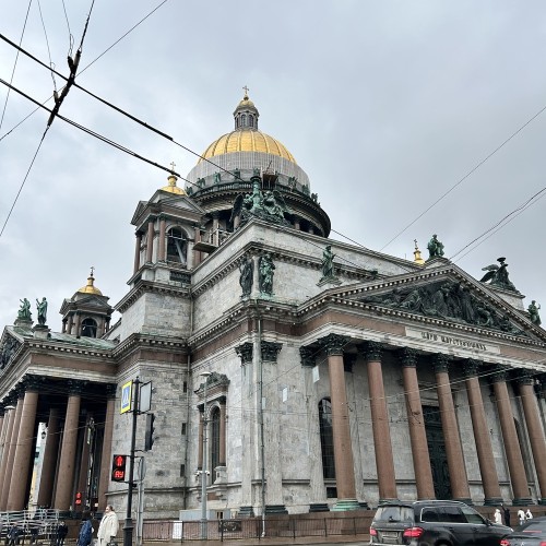 Прогулка по набережным Петербурга