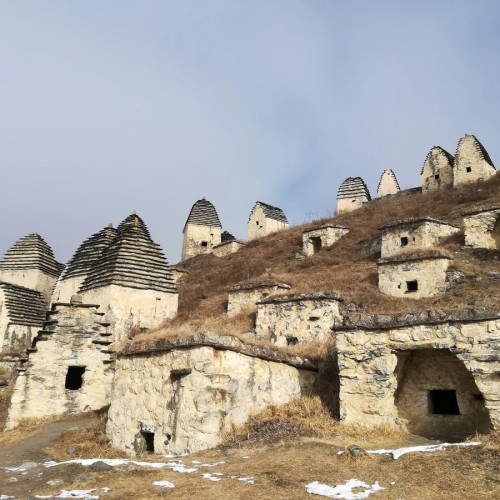 Легенды Осетии — едем в Кармадонское ущелье и Даргавс