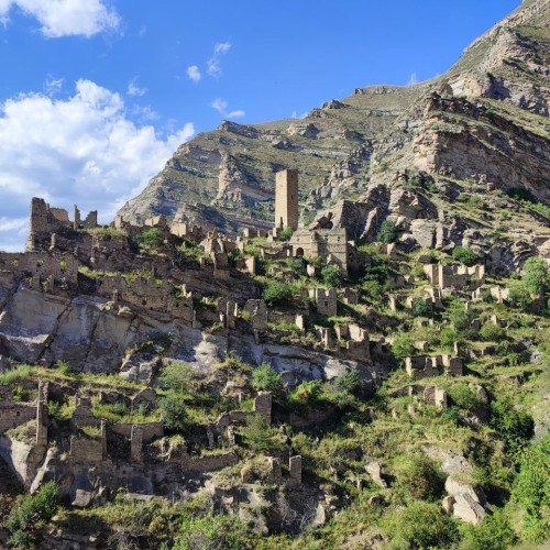 В объятиях гор Дагестана: красивые места, старинные башни и атмосферные аулы