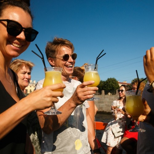 Плыви со звуком! Музыкальный рейс по каналам Петербурга