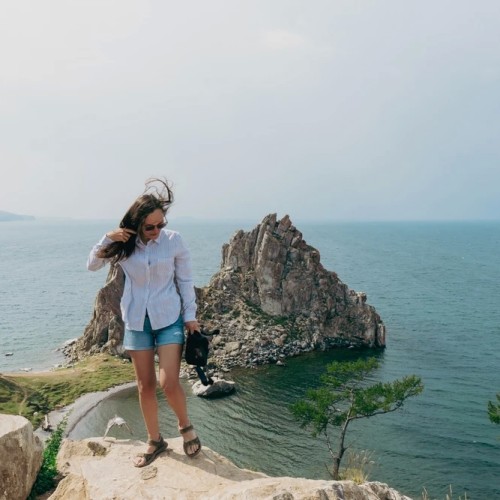 Самое яркое на Байкале: водные прогулки, поездка на поезде и энергия сакральных мест
