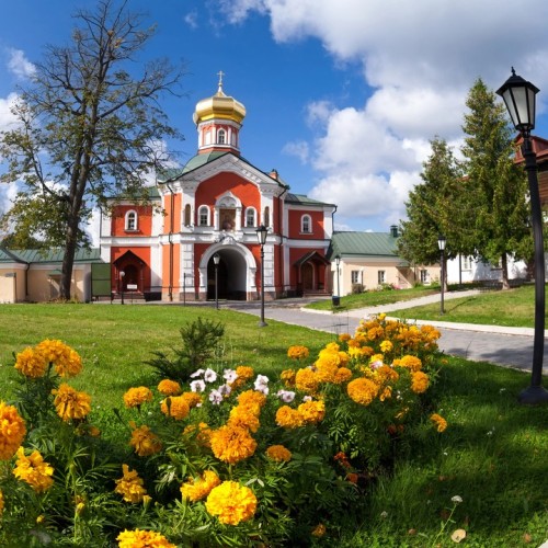 Путешествие на внедорожнике из Москвы в Петербург: только для вашей компании