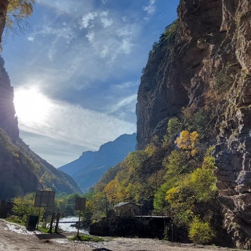 Треккинг в Чегемском ущелье без рюкзаков с проживанием в гостевом доме (всё включено)