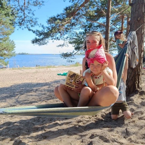 На остров за приключениями: семейный отдых на Ладоге с палатками, вожатыми и няней
