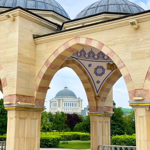 Впечатляющая Чечня в мини-группе: горы, озёра, современные мечети и средневековые башни