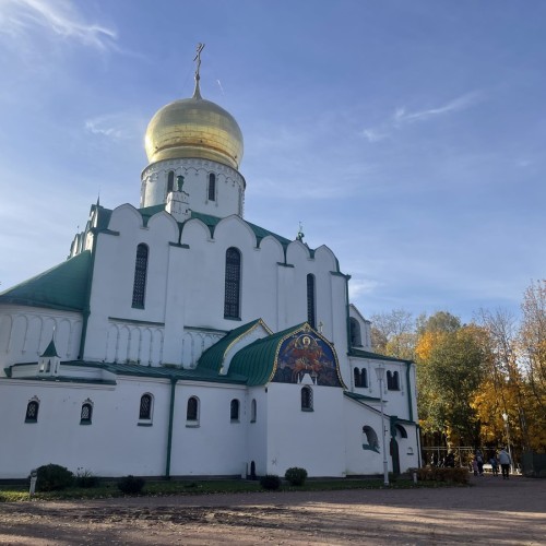 Любимая обитель Николая II в Царском селе — из Петербурга