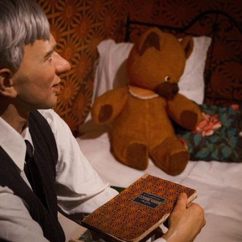 По инсталляции «Авторский стиль» в Петербурге — в мир учёных и творцов