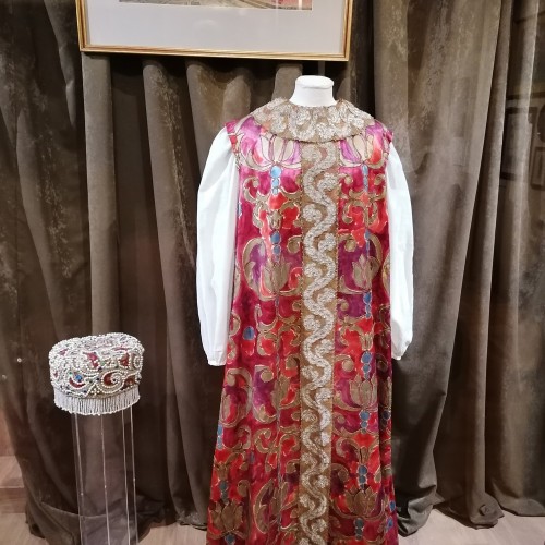 Легко ли быть звездой? Экскурсия по Петербургу с посещением Театрального музея