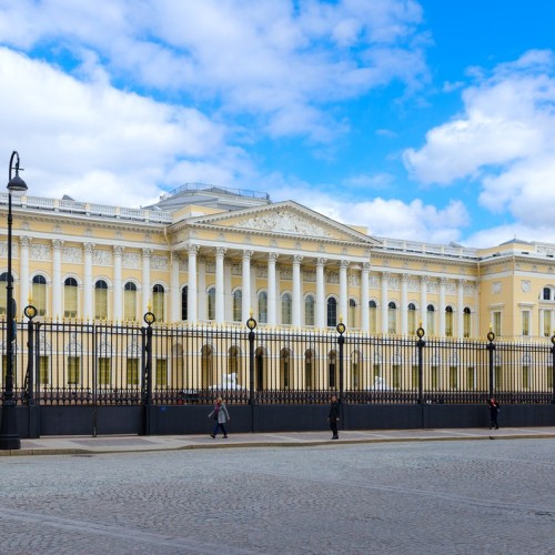 Прогулка с петербурженкой