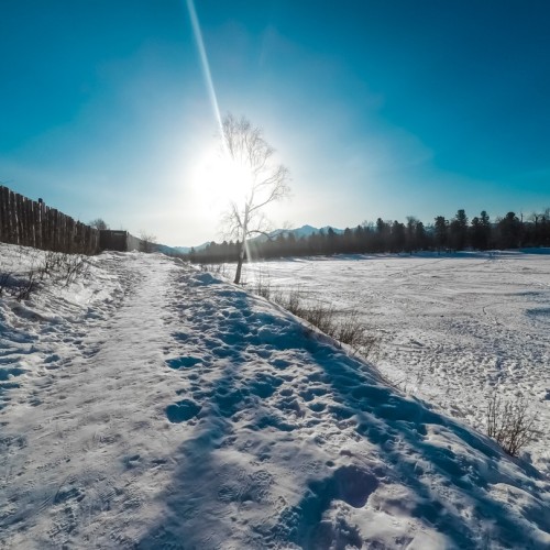 Активный тур на зимний Байкал: катание на снегоходе, хивусе и коньках и подлёдная рыбалка