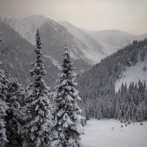 Активный тур на зимний Байкал: катание на снегоходе, хивусе и коньках и подлёдная рыбалка